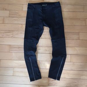 Athleta trailsetter ponte motion moto pant